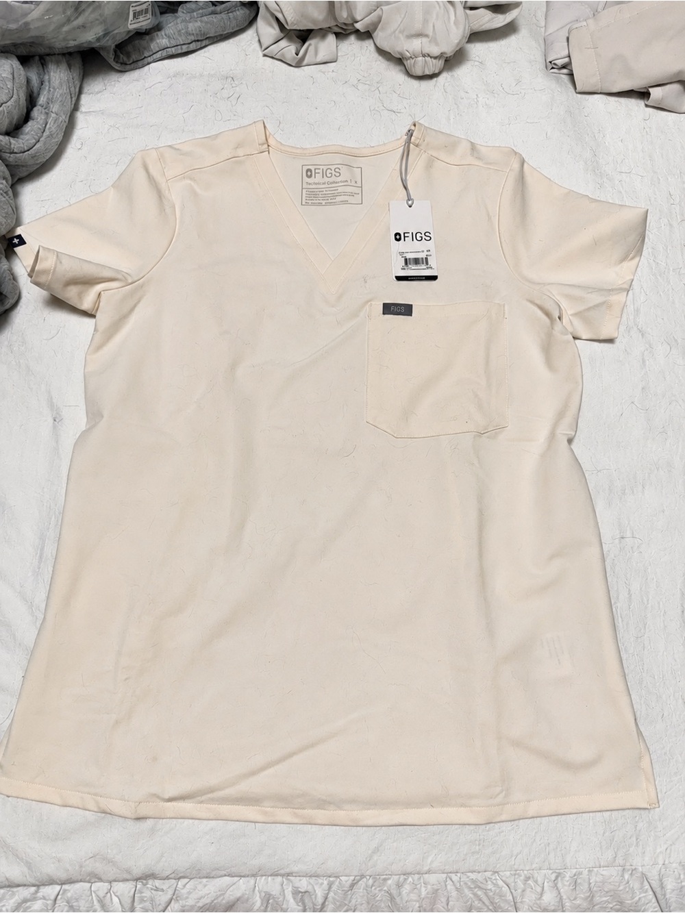 Women's FIGS V-Neck Scrub Top off white